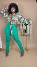 Load image into Gallery viewer, Diamond In The Rough Ruched Hem  Leggings - Green Ruched Hem Leggings
