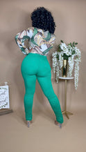 Load image into Gallery viewer, Diamond In The Rough Ruched Hem  Leggings - Green Ruched Hem Leggings
