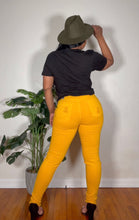 Load image into Gallery viewer, Blooming Distress Jeans-Mustard
