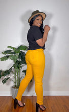 Load image into Gallery viewer, Blooming Distress Jeans-Mustard
